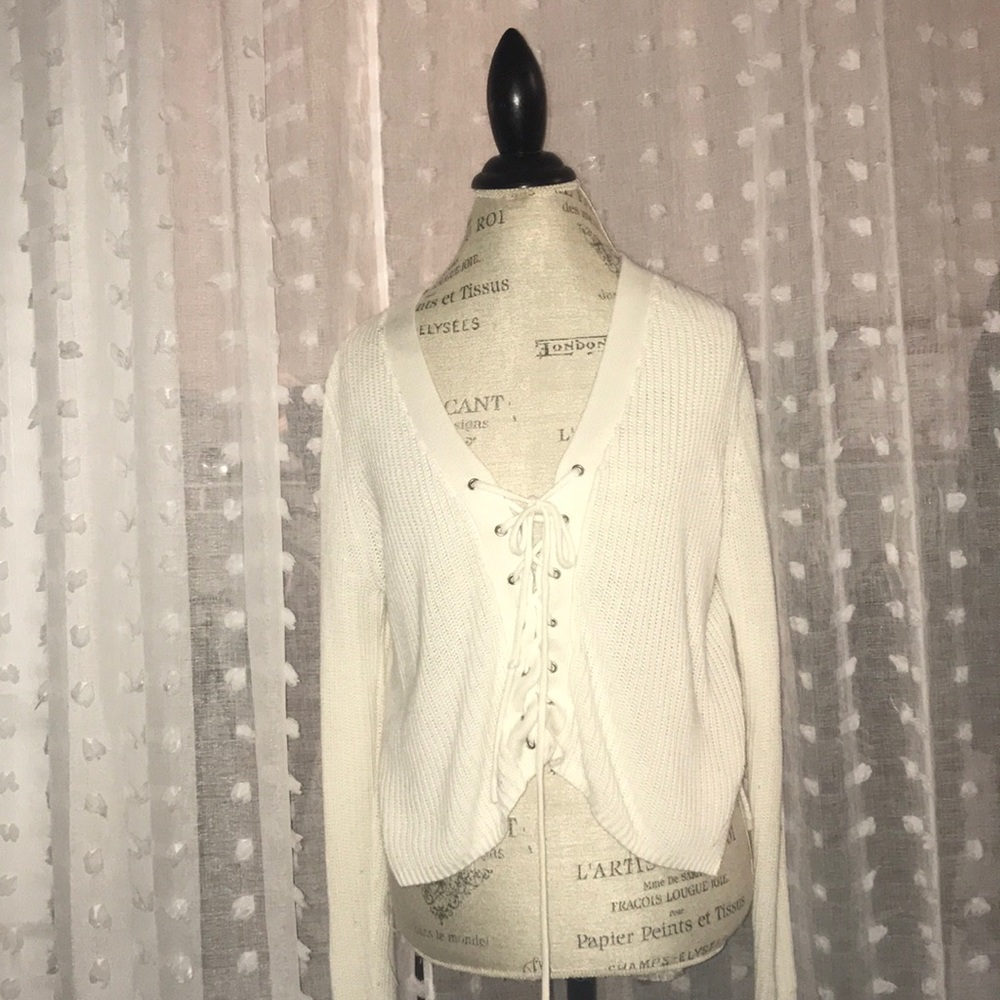 Lace-up cropped  sweater